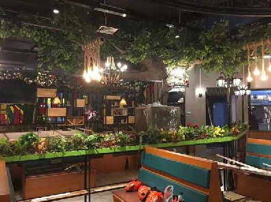 仿真榕樹完美呈現(xiàn)室內(nèi)外景觀