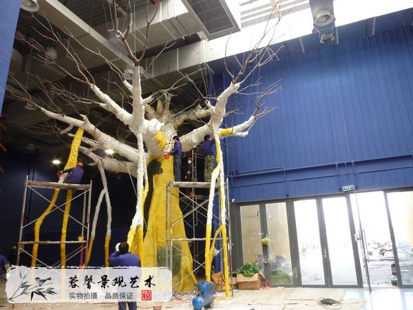 俄羅斯館榕樹施工中.jpg