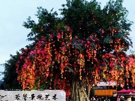 仿真樹室內(nèi)裝飾