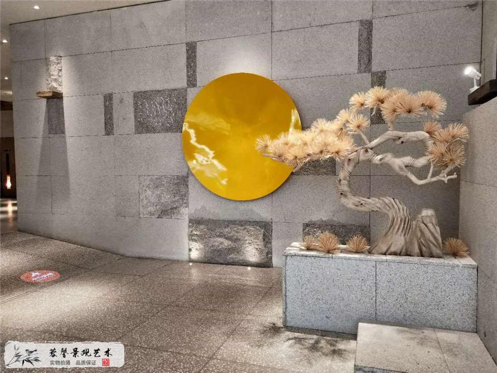 成都沸悅鮮火鍋仿真松樹室內(nèi)裝飾案例