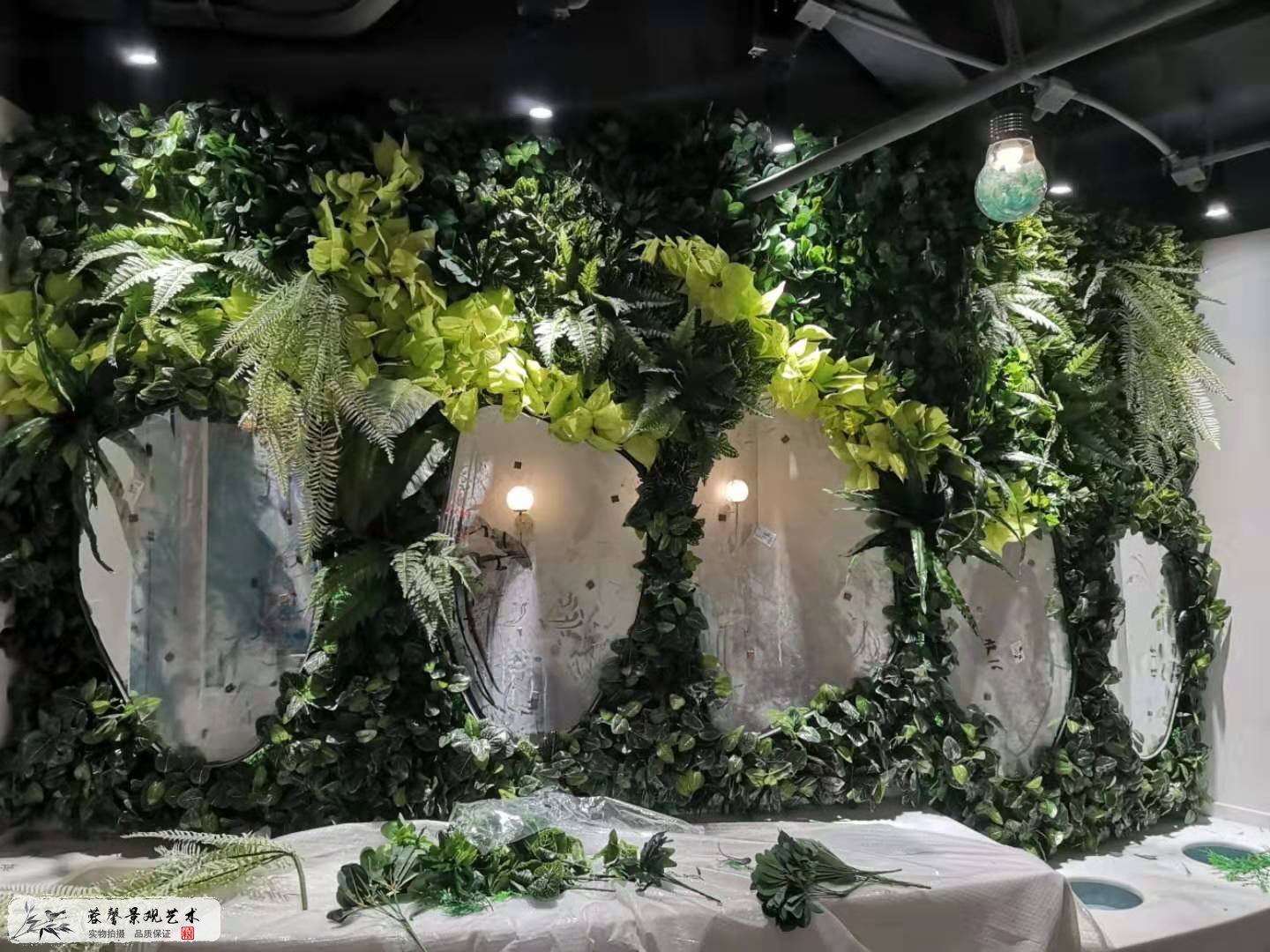 衛(wèi)生間垂直綠化仿真植物墻