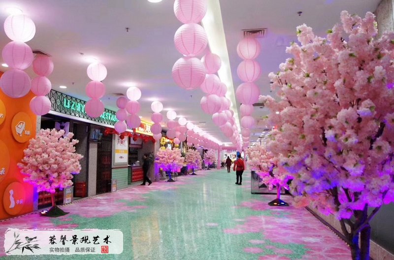 世豪廣場(chǎng)櫻花樹