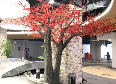 火鍋店仿真桃花樹造景