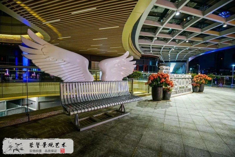 橫崗榮德國際開業(yè)美陳