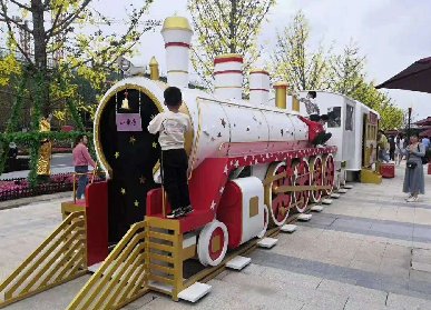 玻璃鋼火車(chē)