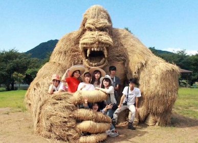 稻草人雕塑