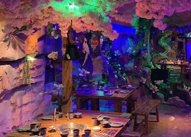 溶洞風(fēng)格火鍋餐廳