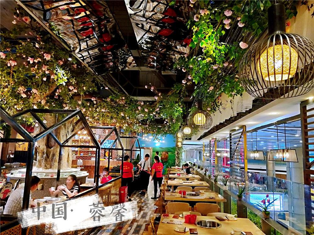 成都仿真綠植裝飾案例，凱德天府大牛合生態(tài)火鍋餐廳改造 (5)